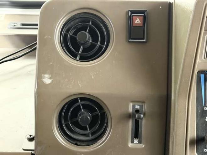 クイックデリバリークイックデリバリー　全塗装車キッチンカーレンタカーアップ 2WD 2400