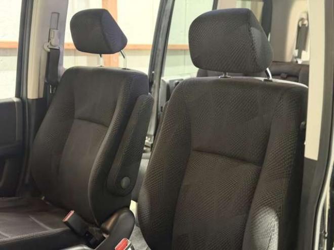 ステップワゴン2.0 スパーダ S 4WD　防錆塗装4WDTVナビBカメETC後席モニタ 2000