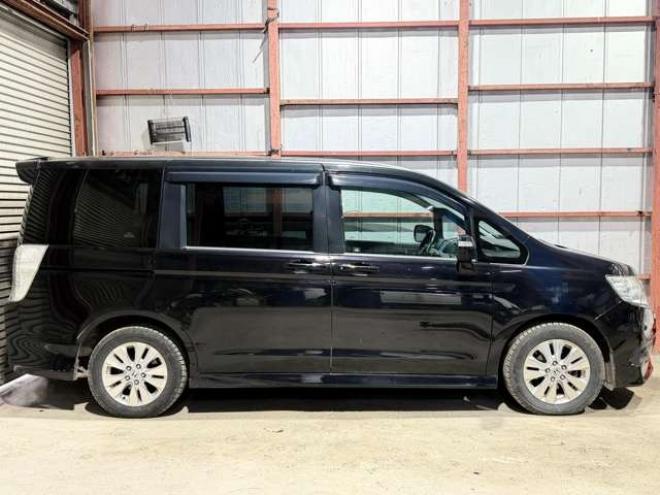 ステップワゴン2.0 スパーダ S 4WD　防錆塗装4WDTVナビBカメETC後席モニタ 2000