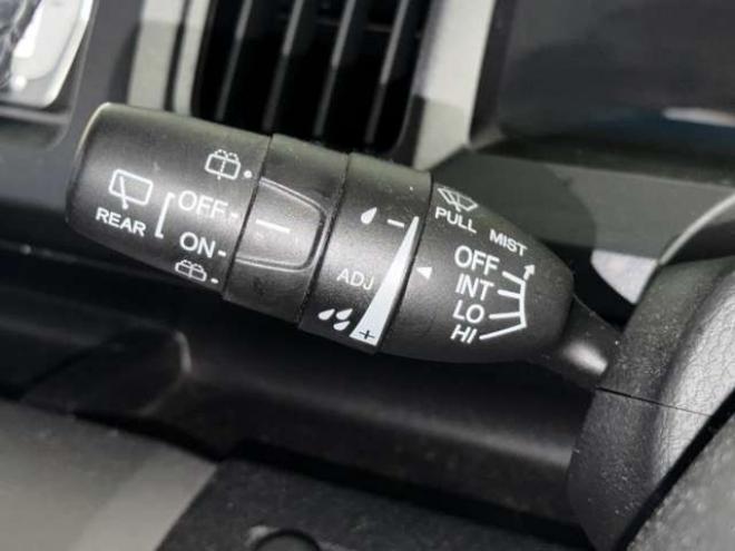 ステップワゴン2.0 スパーダ S 4WD　防錆塗装4WDTVナビBカメETC後席モニタ 2000