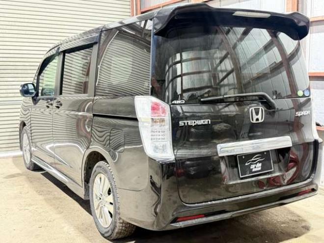 ステップワゴン2.0 スパーダ S 4WD　防錆塗装4WDTVナビBカメETC後席モニタ 2000