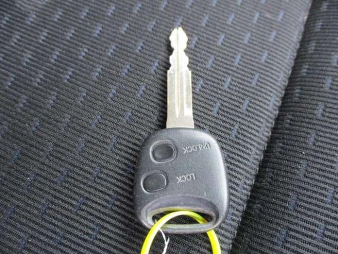 テリオスキッドカスタムL 4WD　6万キロ・ターボ・キーレス 660