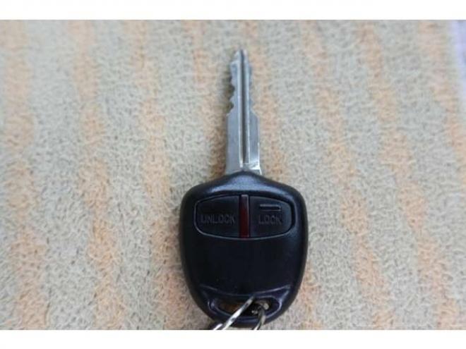 eKワゴンM 4WD　5速マニュアル・4WD・キーレス・2.7万キロ 660