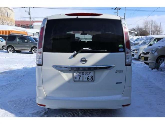 セレナ2.0 ハイウェイスター Vセレクション 4WD　8.9万キロ・両側パワースライドドア・エンジンスターター・ナビ・TV・バックカメラ・インテリキー 2000