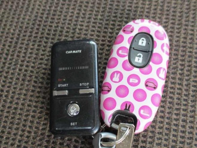 ラパンX 4WD　1.6万キロ・スマートキー・シートヒーター・プッシュスタート 660