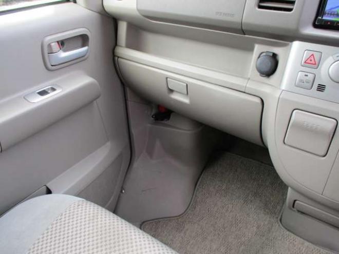 エブリィワゴン PZターボ 4WD　R9/2・ターボ・ナビ・TV・キーレス・左パワースライドドア・タイミングチェーン式 660