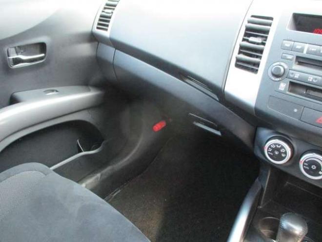 アウトランダー2.4 G 4WD　スマートキー・エンジンスターター 2400