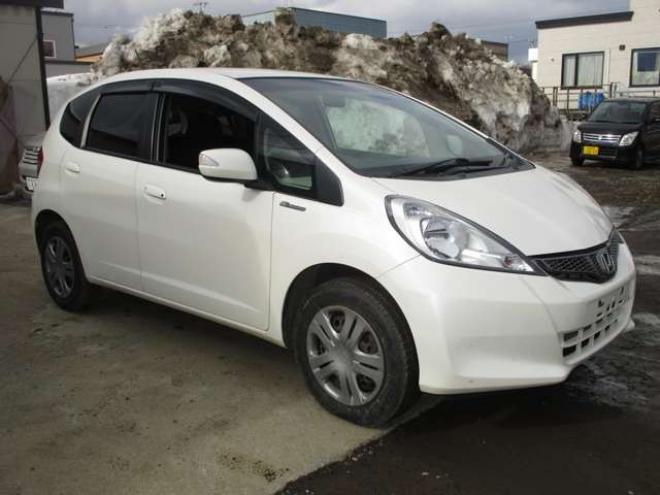 フィット1.3 G 10thアニバーサリー 4WD　6.2万キロ・後期型・ナビ・TV・スマートキー 1300