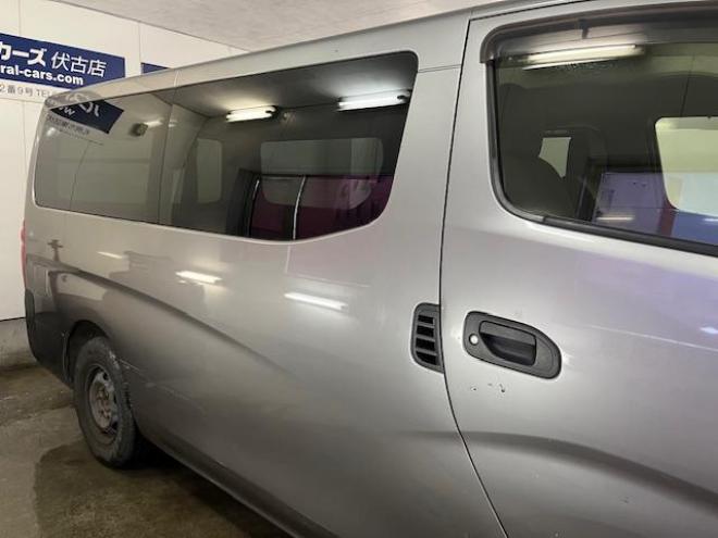 キャラバンＮＶ３５０　ディーゼルターボ　スタッドレスタイヤ付　カロッツェリアナビ　地デジ　バックカメラ 4WD 2500 4Dr