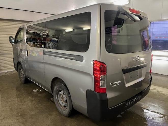 キャラバンＮＶ３５０　ディーゼルターボ　スタッドレスタイヤ付　カロッツェリアナビ　地デジ　バックカメラ 4WD 2500 4Dr