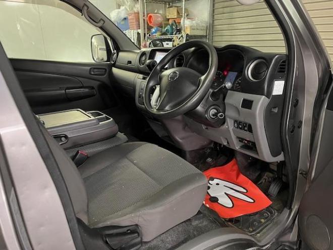 キャラバンＮＶ３５０　ディーゼルターボ　スタッドレスタイヤ付　カロッツェリアナビ　地デジ　バックカメラ 4WD 2500 4Dr