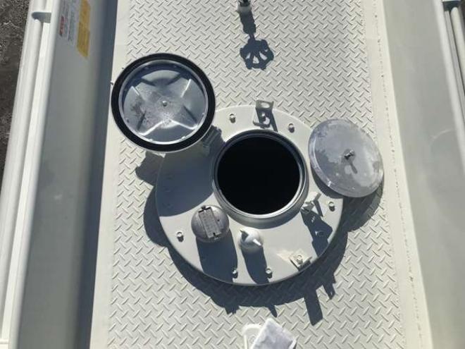 デュトロタンクローリー 2DG-XZU685M 新明和工業　 4WD 4000