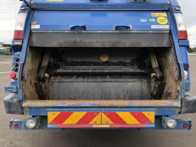 レンジャー塵芥車　QKG-FJ7JGAA 新明和工業　 2WD 6400