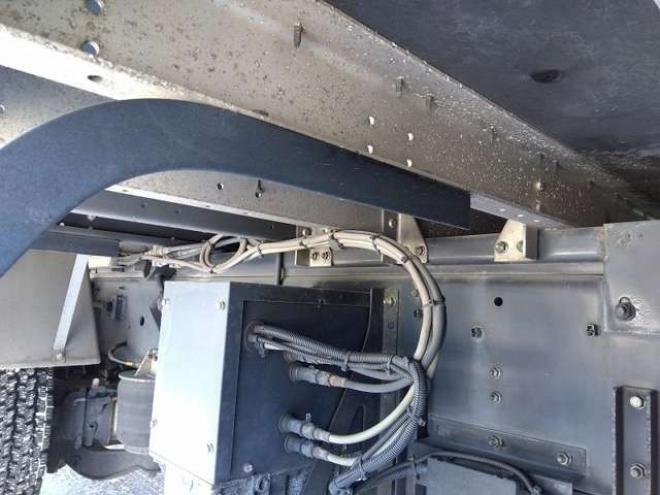 ギガウイング　QKG-CYJ77B 日本フルハーフ　 2WD 9830