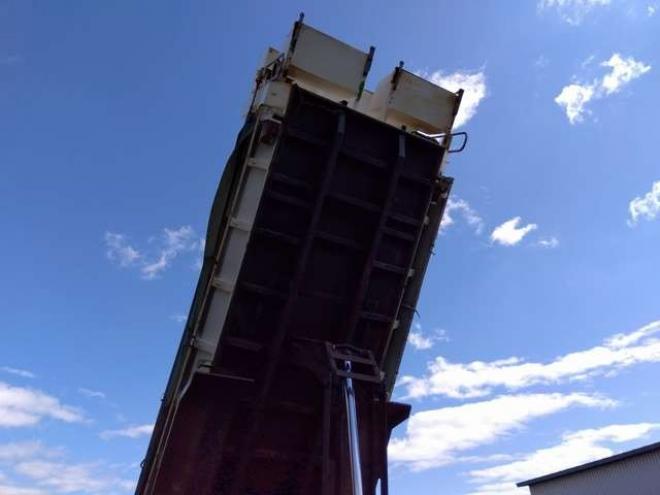 ギガダンプ　QKG-CYZ77A　 2WD 9830