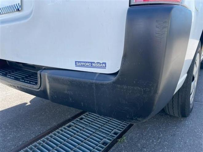 キャラバン3.0 DX ロングボディ ディーゼルターボ 4WD　冷蔵冷凍4WD 3000