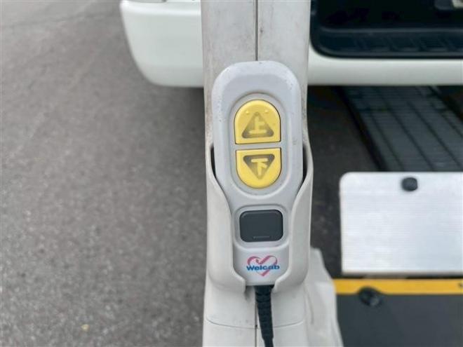 ハイエースバン3.0 ウェルキャブ Bタイプ ロング ディーゼルターボ 4WD　 福祉車両 3000