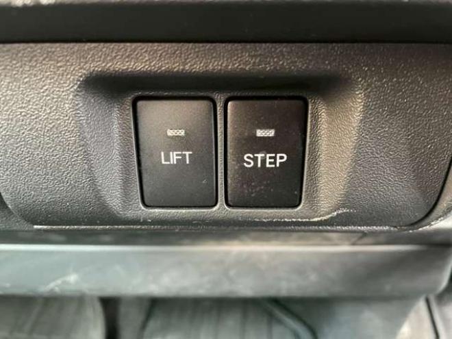 ハイエースバン2.8 ウェルキャブ Bタイプ ロング ディーゼルターボ 4WD　4WD　トヨタセーフティセンス付　オートステップ　リヤヒーター　リヤクーラー 福祉車両 2800