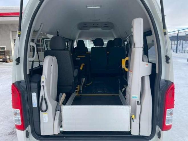 ハイエースバン2.8 ウェルキャブ Bタイプ ロング ディーゼルターボ 4WD　4WD　トヨタセーフティセンス付　オートステップ　リヤヒーター　リヤクーラー 福祉車両 2800