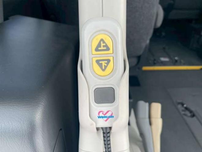 ハイエースバン2.8 ウェルキャブ Bタイプ ロング ディーゼルターボ 4WD　4WD　トヨタセーフティセンス付　オートステップ　リヤヒーター　リヤクーラー 福祉車両 2800