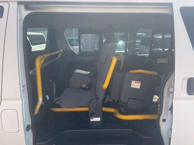 ハイエースバン3.0 ウェルキャブ Bタイプ ロング ディーゼルターボ 4WD　 福祉車両 3000