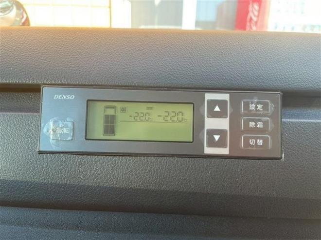 ハイエースバン2.8 中温強化冷凍バン ロング ディーゼルターボ 4WD　 2800