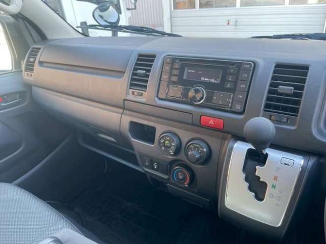 ハイエースバン2.8 DX ロング ディーゼルターボ 4WD　4WD　寒冷地仕様　9人　4ドア　トヨタセーフティセンス付　リヤヒーター付　夏・冬タイヤ有り 2800