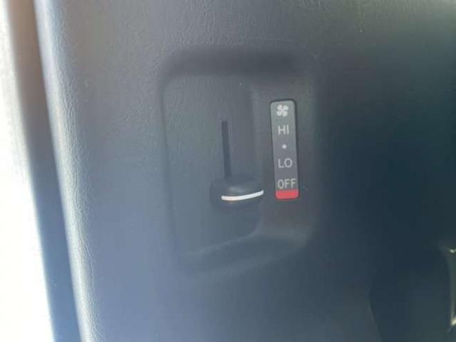 ハイエースバン2.8 DX ロング ディーゼルターボ 4WD　4WD　寒冷地仕様　9人　4ドア　トヨタセーフティセンス付　リヤヒーター付　夏・冬タイヤ有り 2800