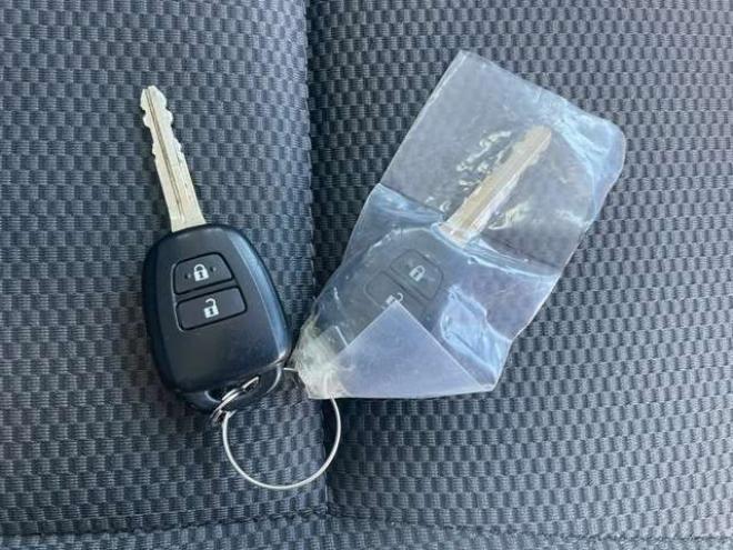 ハイエースバン2.8 DX ロング ディーゼルターボ 4WD　4WD　寒冷地仕様　9人　4ドア　トヨタセーフティセンス付　リヤヒーター付　夏・冬タイヤ有り 2800