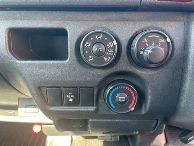 ハイエースバン2.8 DX ロング ディーゼルターボ 4WD　4WD　寒冷地仕様　社外ナビ　バックカメラ 2800