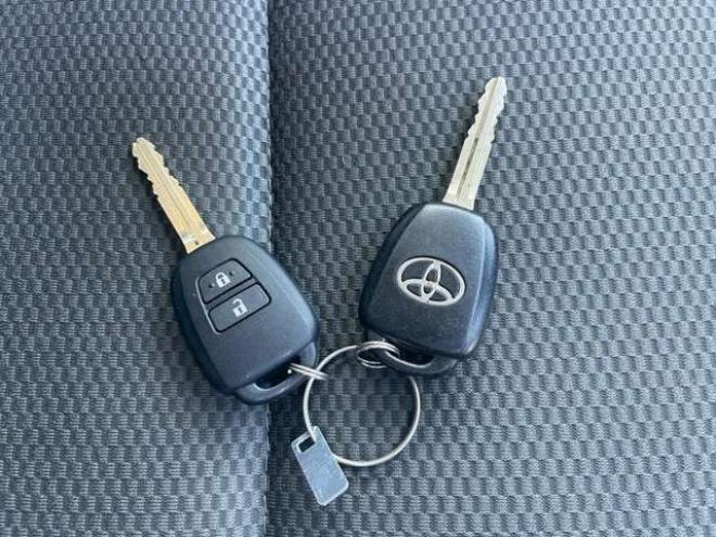 ハイエースバン2.8 DX ロング ディーゼルターボ 4WD　4WD　寒冷地仕様　社外ナビ　バックカメラ 2800