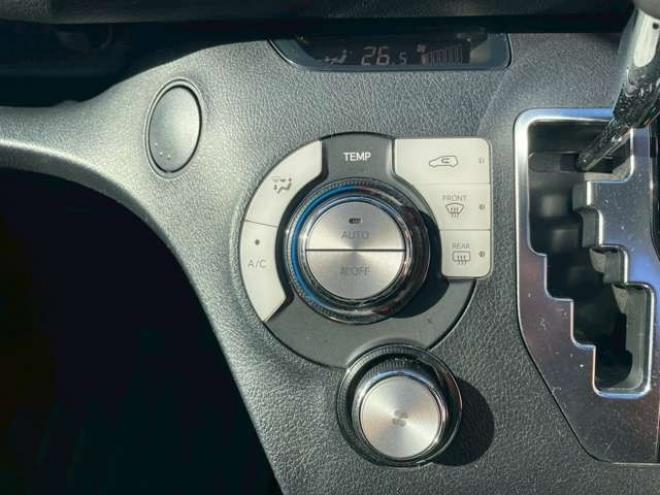 シエンタ1.5 G 4WD　4WD　純正ナビ　夏冬タイヤ 1500