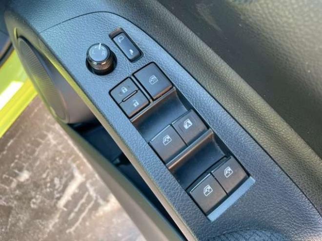 シエンタ1.5 G 4WD　4WD　純正ナビ　夏冬タイヤ 1500