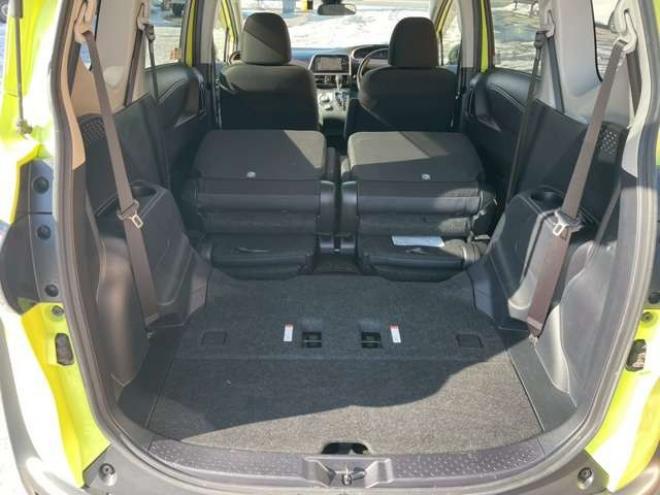 シエンタ1.5 G 4WD　4WD　純正ナビ　夏冬タイヤ 1500