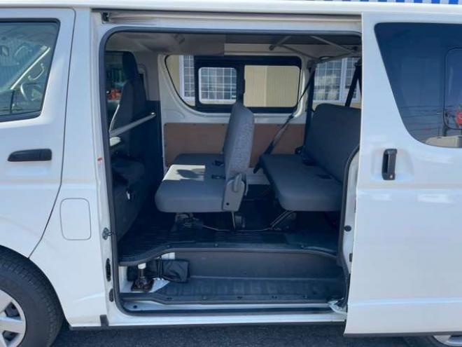 ハイエースバン2.8 DX ロング ディーゼルターボ 4WD　4WD　9人乗り　社外ナビ 2800