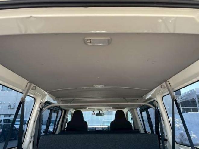 ハイエースバン2.8 DX ロング ディーゼルターボ 4WD　4WD　9人乗り　社外ナビ 2800