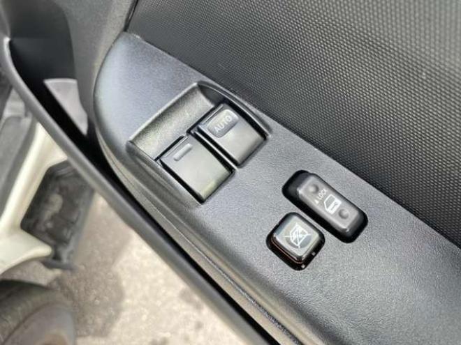 ハイエースバン2.8 リフト付バン ロング ディーゼルターボ 4WD　4WD　5ドア　パワーゲート付 2800