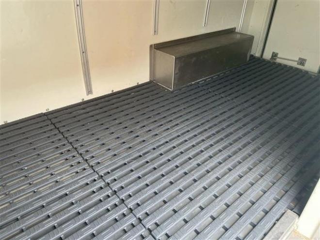 ハイエースバン2.8 中温強化冷凍バン ロング ディーゼルターボ 4WD　 2800