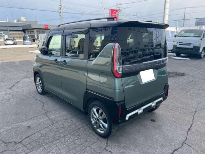 デリカミニG 4WD　4WD　夏冬タイヤ 660