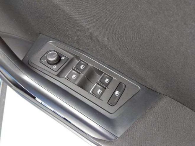 ワーゲンT-Roc　TDI Rライン ディーゼルターボ　 2WD 2000