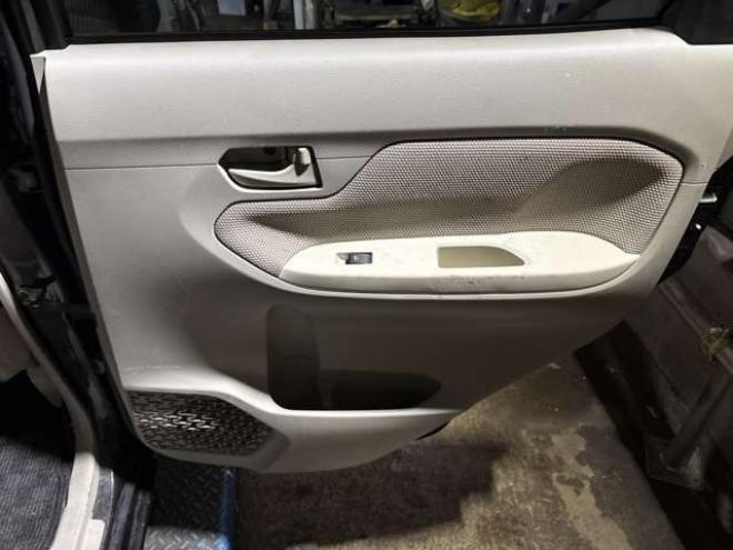 ムーヴL　検9年2月・市内コ・ミ・コ・ミ 2WD 660