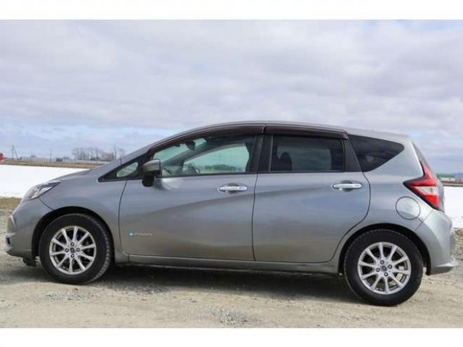 ノート1.2 e-POWER X　検二年　エマージェンシーブレーキ　アラウンドビューモニター　ドライブモード　車線逸脱警報　自社　ローンカノウ 2WD 1200