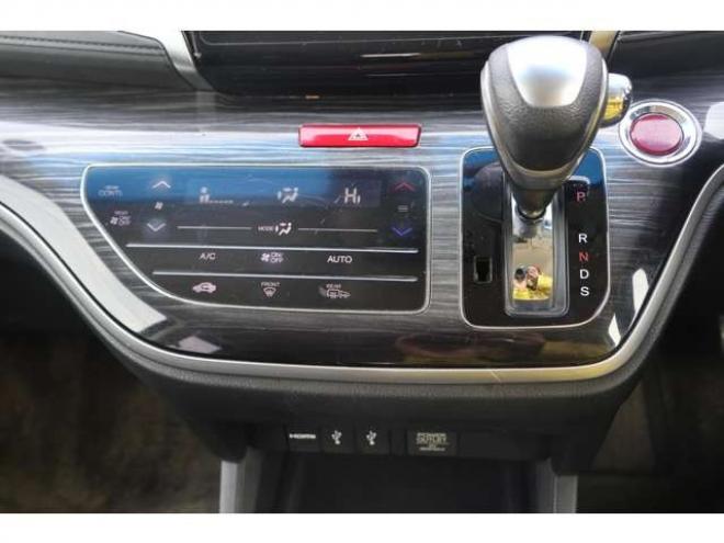 オデッセイ2.4 アブソルート 4WD　検R8/10　両側電動スライドドア　バックモニター 2400