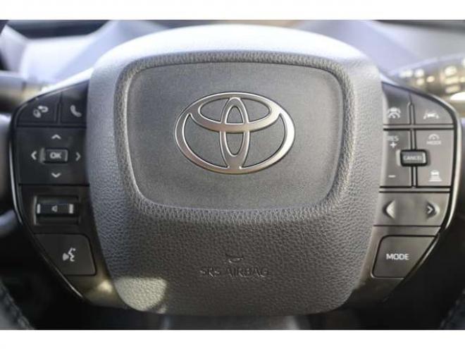 プリウス2.0 G E-Four 4WD　検R9/7　クルコン　バックカメラ　ブラインドスポットモニター　シートヒーター　Pソナーセンサー 2000