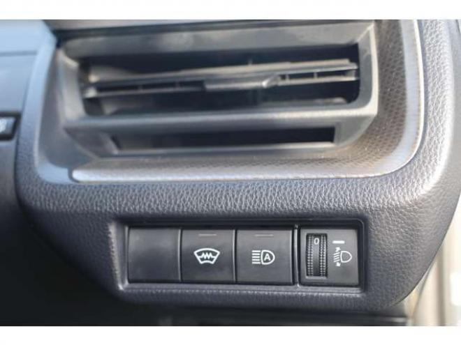 プリウス2.0 G E-Four 4WD　検R9/7　クルコン　バックカメラ　ブラインドスポットモニター　シートヒーター　Pソナーセンサー 2000