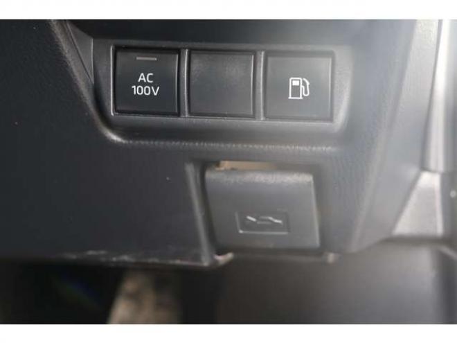 プリウス2.0 G E-Four 4WD　検R9/7　クルコン　バックカメラ　ブラインドスポットモニター　シートヒーター　Pソナーセンサー 2000