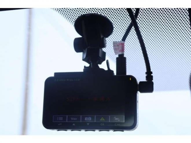 プリウス2.0 G E-Four 4WD　検R9/7　クルコン　バックカメラ　ブラインドスポットモニター　シートヒーター　Pソナーセンサー 2000