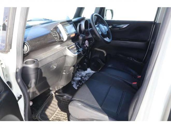 N-BOXカスタムG Lパッケージ 4WD　検R9/5　両側電動スライドドア　　自社　ローンカノウ 660