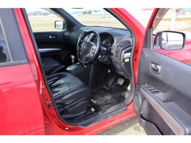 エクストレイル2.0 20GT ディーゼルターボ 4WD　検2年　バックカメラ　クルコン　TV　オートライト 2000