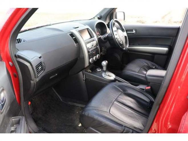 エクストレイル2.0 20GT ディーゼルターボ 4WD　検2年　バックカメラ　クルコン　TV　オートライト 2000